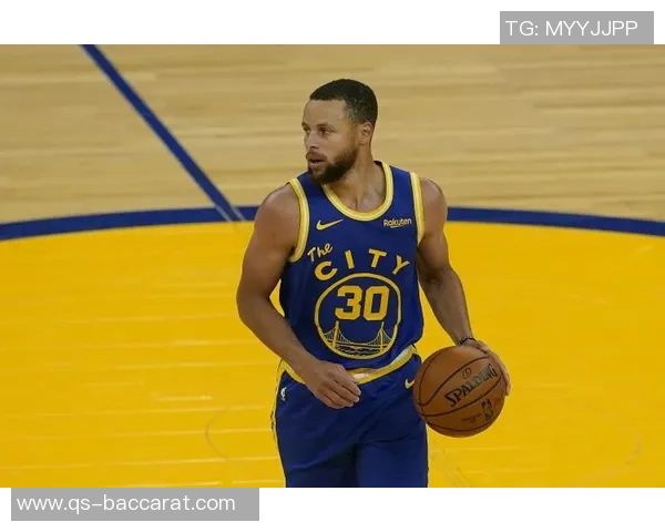 张佳玮解析库里魔球魅力科尔战术智慧超越米奇对文班的运用